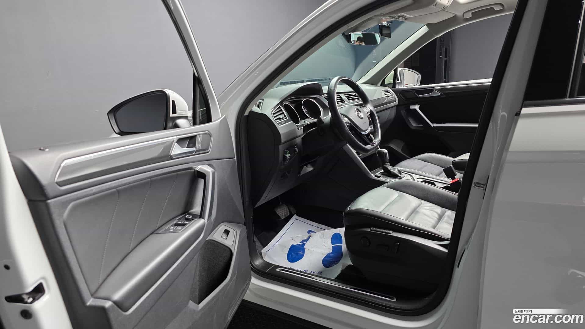 Tiguan Volkswagen 2020.5-INNER-010