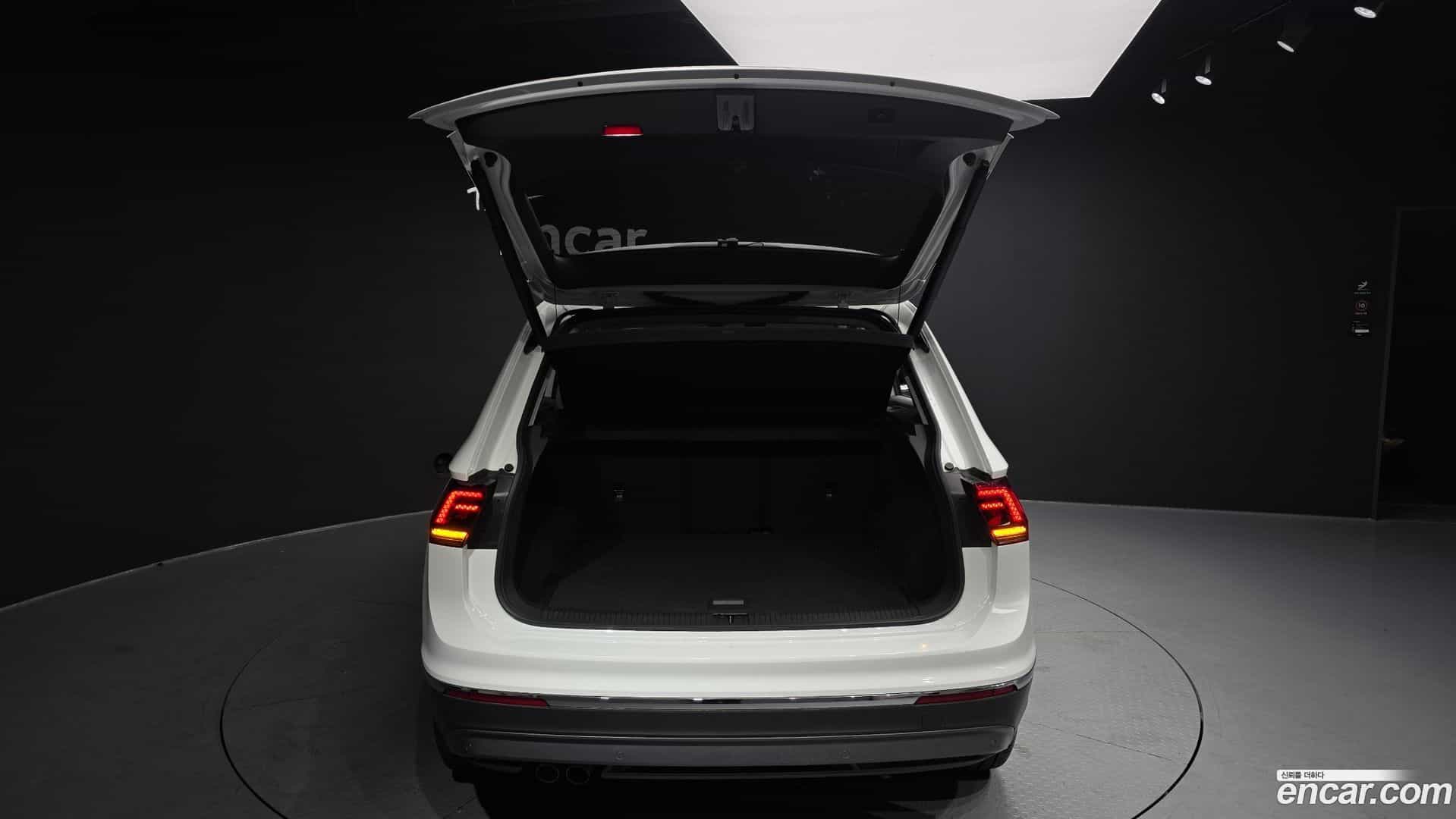 Tiguan Volkswagen 2020.5-OPTION-024