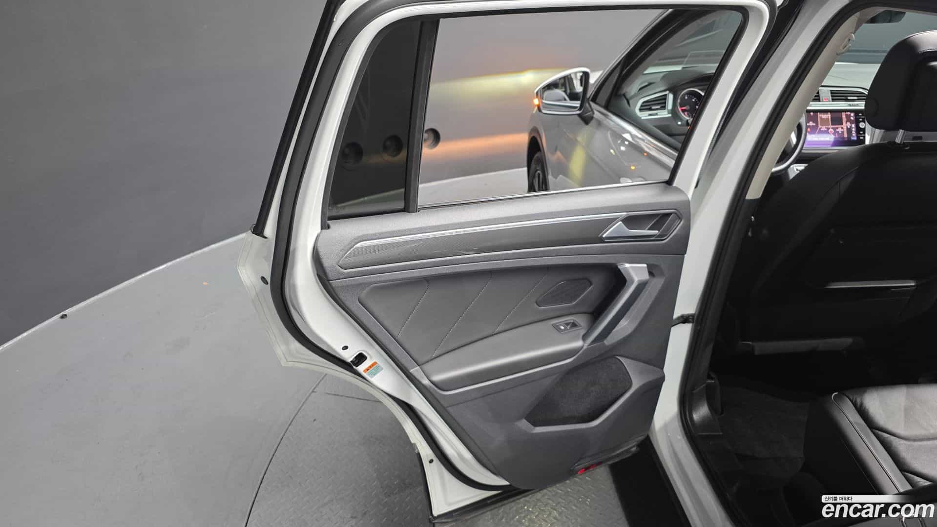Tiguan Volkswagen 2020.5-INNER-035