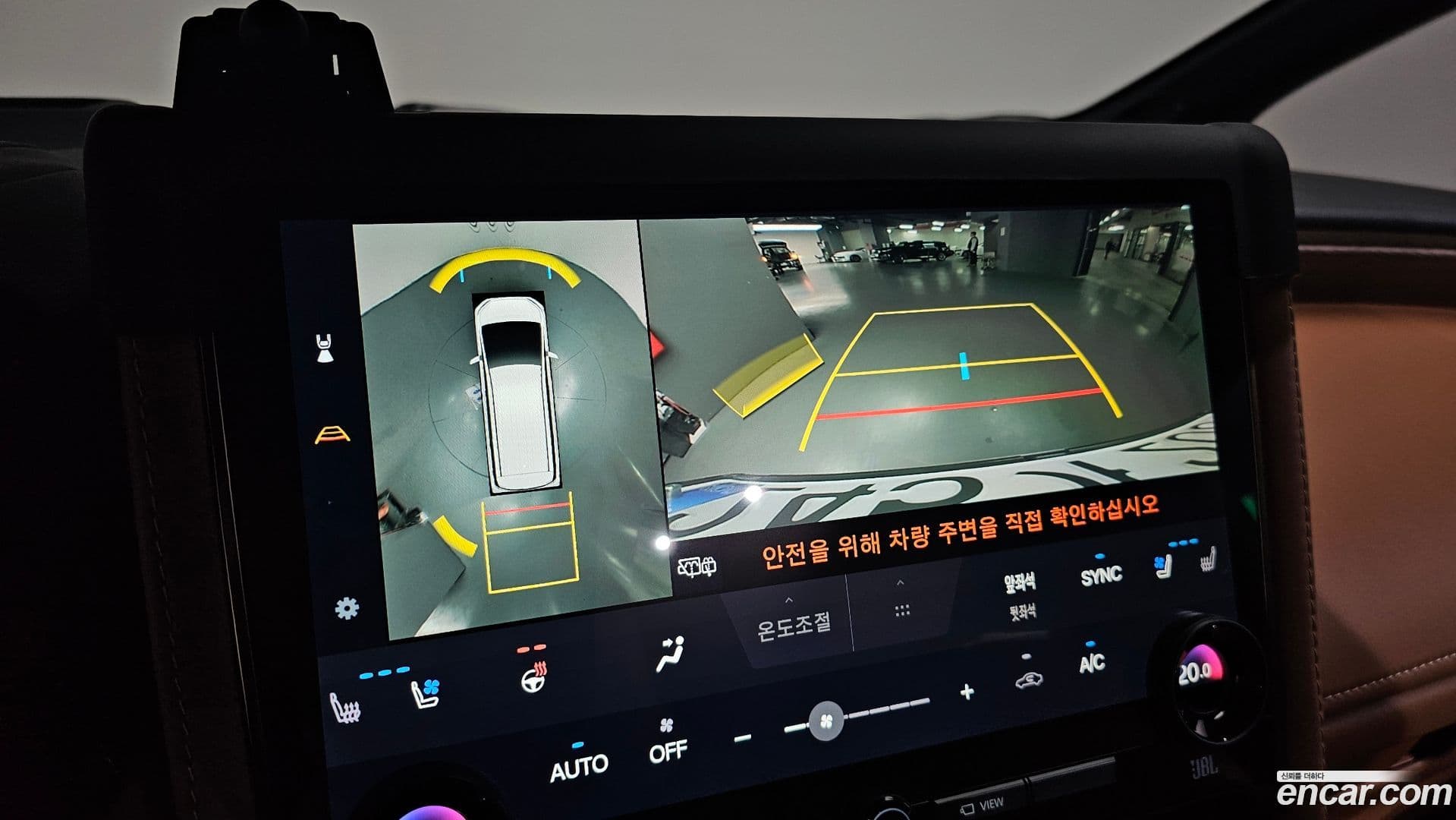 Main__Slider__Photo:Alphard Toyota 2024.9-13