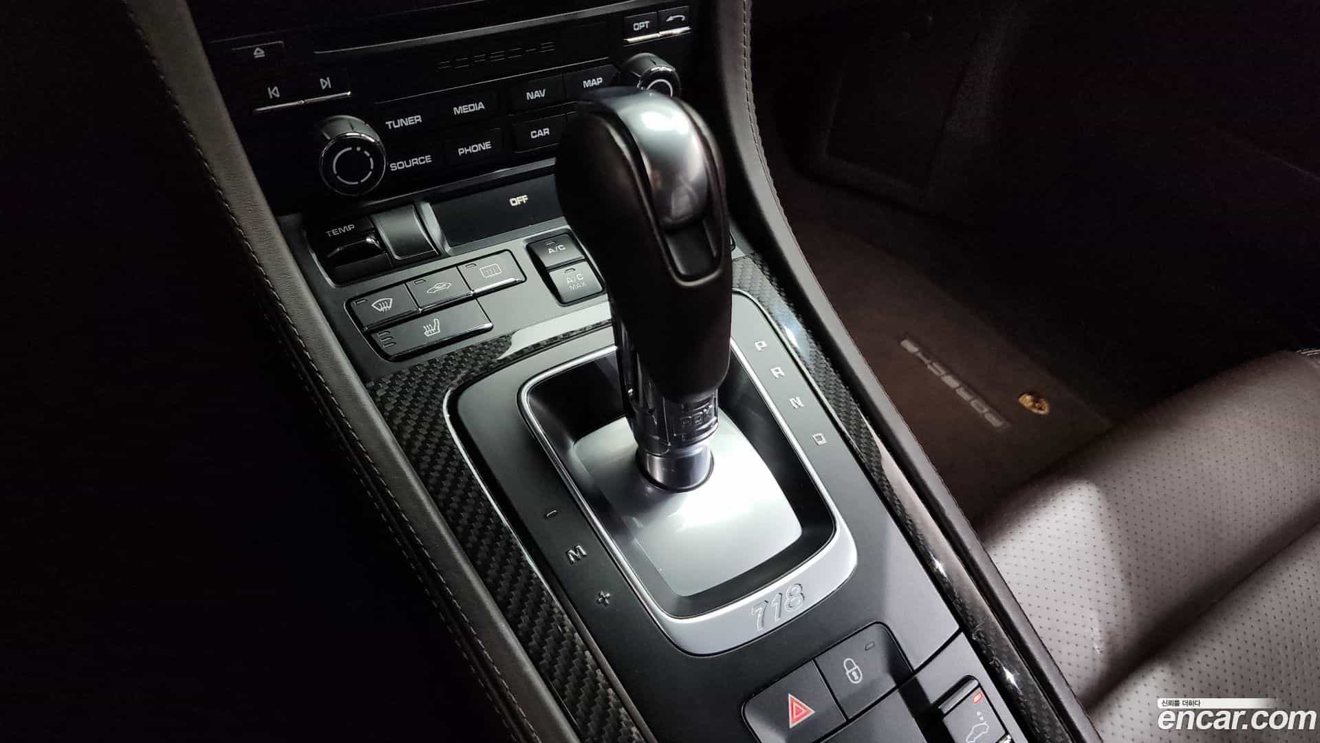 718 Porsche 2018.7-INNER-009