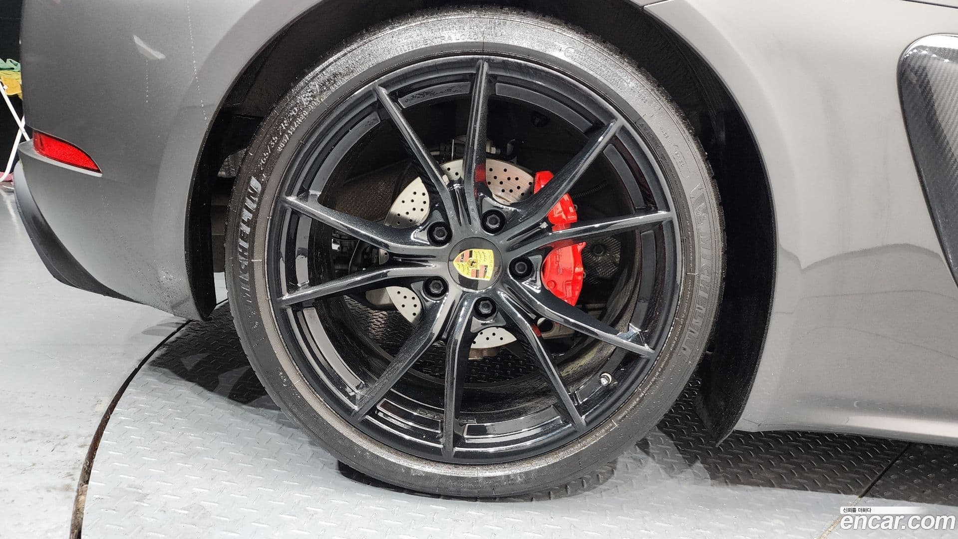 Main__Slider__Photo:718 Porsche 2018.7-20