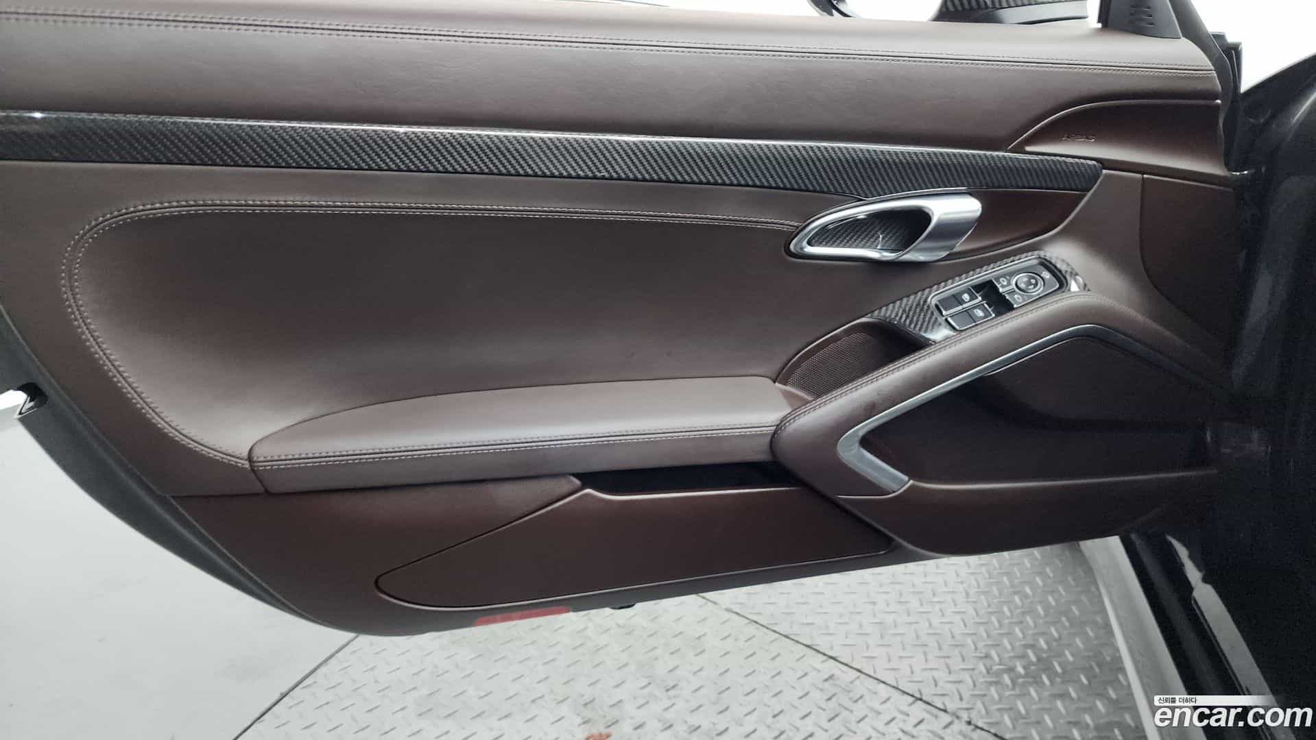 718 Porsche 2018.7-INNER-035
