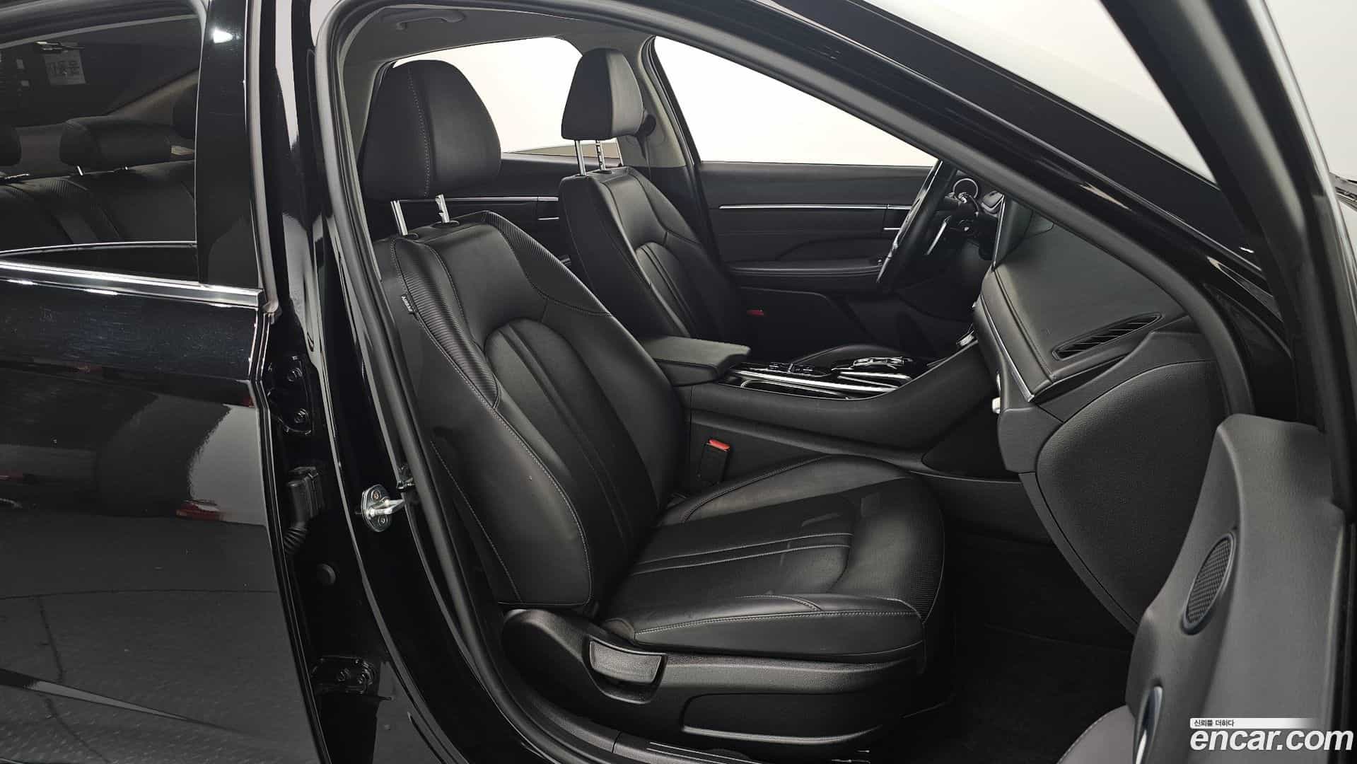 Sonata Hyundai 2021.8-OPTION-015