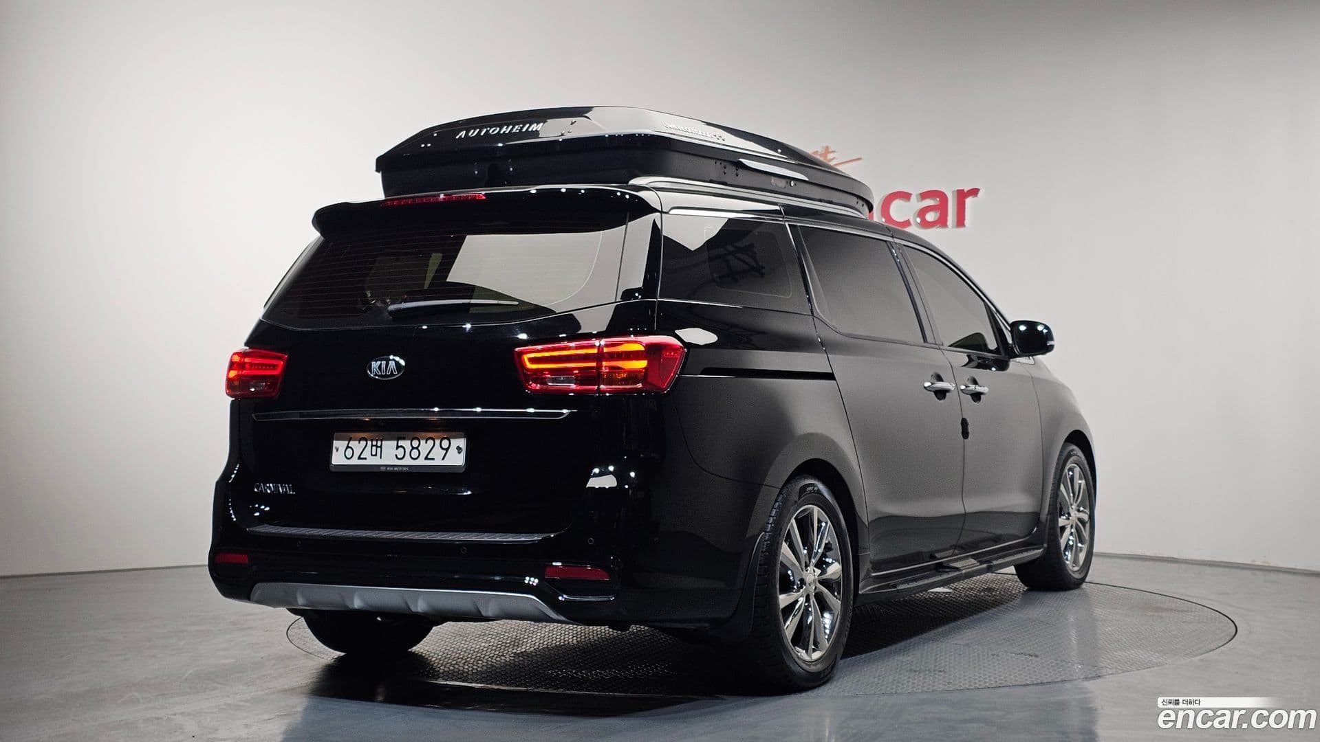 Main__Slider__Photo:Canival Kia 2019.6-1