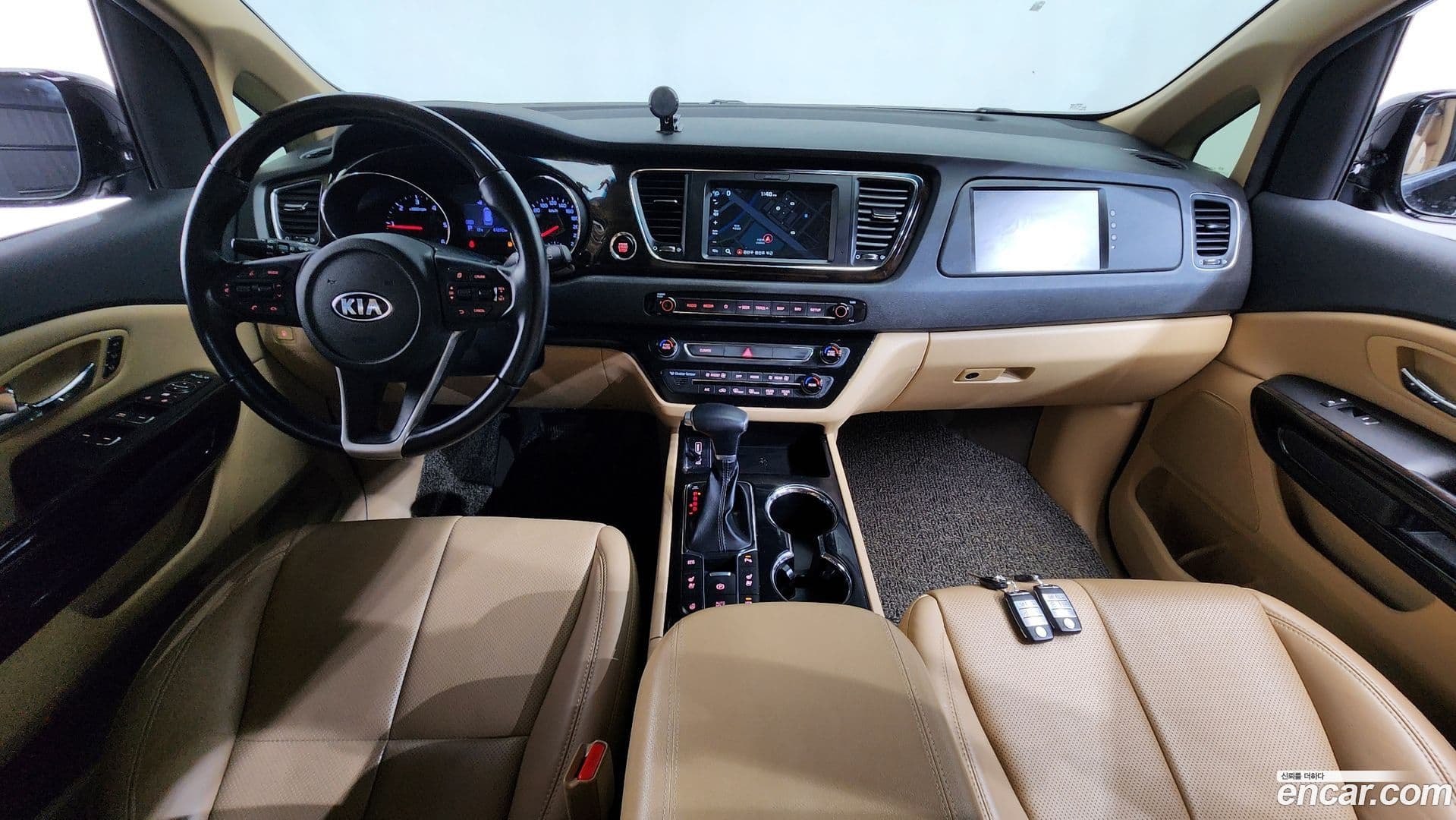 Main__Slider__Photo:Canival Kia 2019.6-6