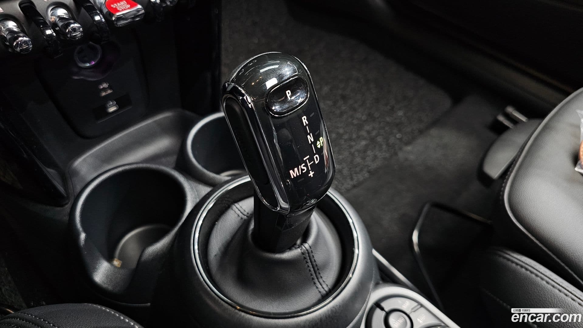 Main__Slider__Photo:Cooper Mini 2023.6-8