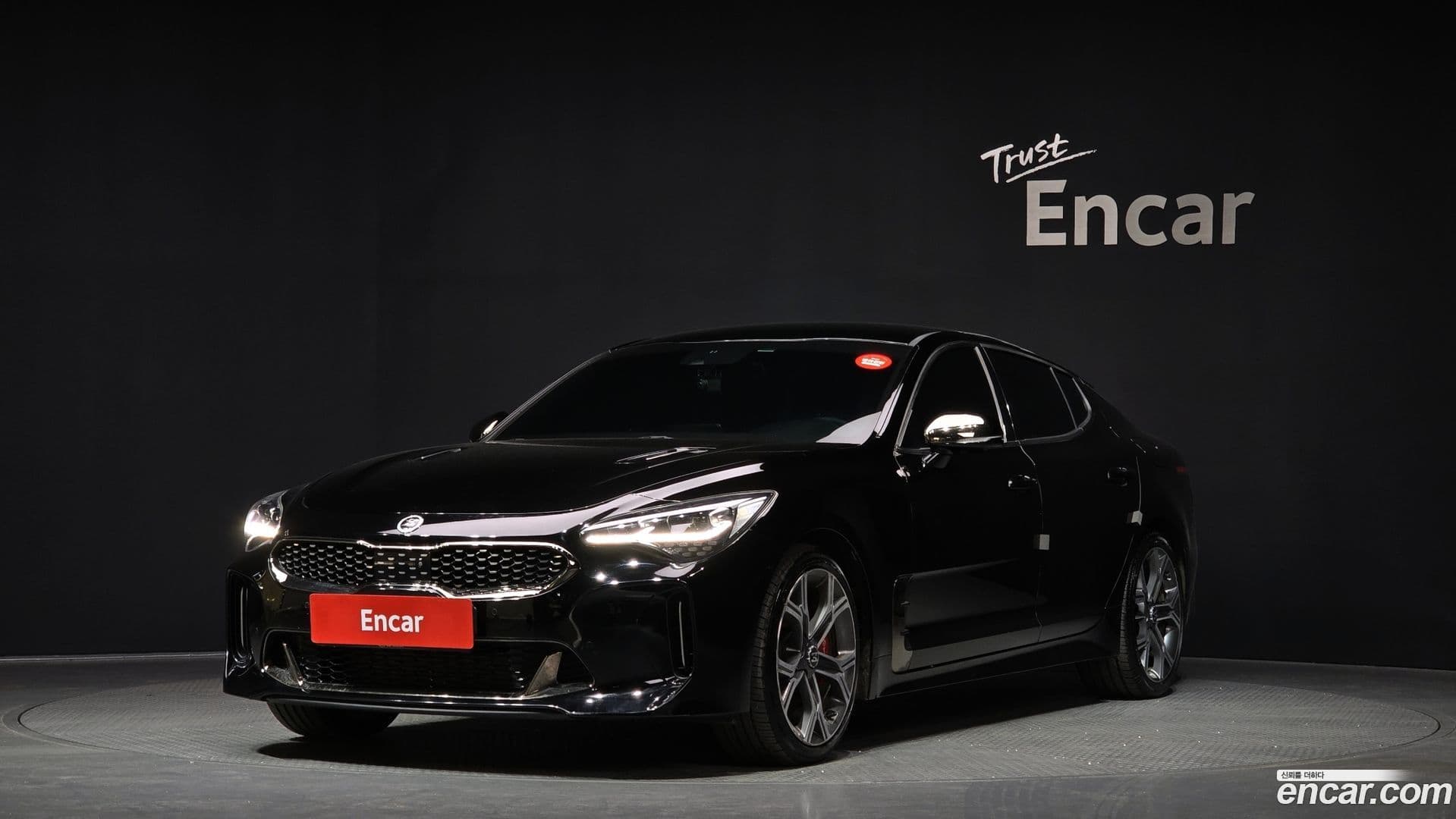 Main__Slider__Photo:Stinger Kia 2019.3-0