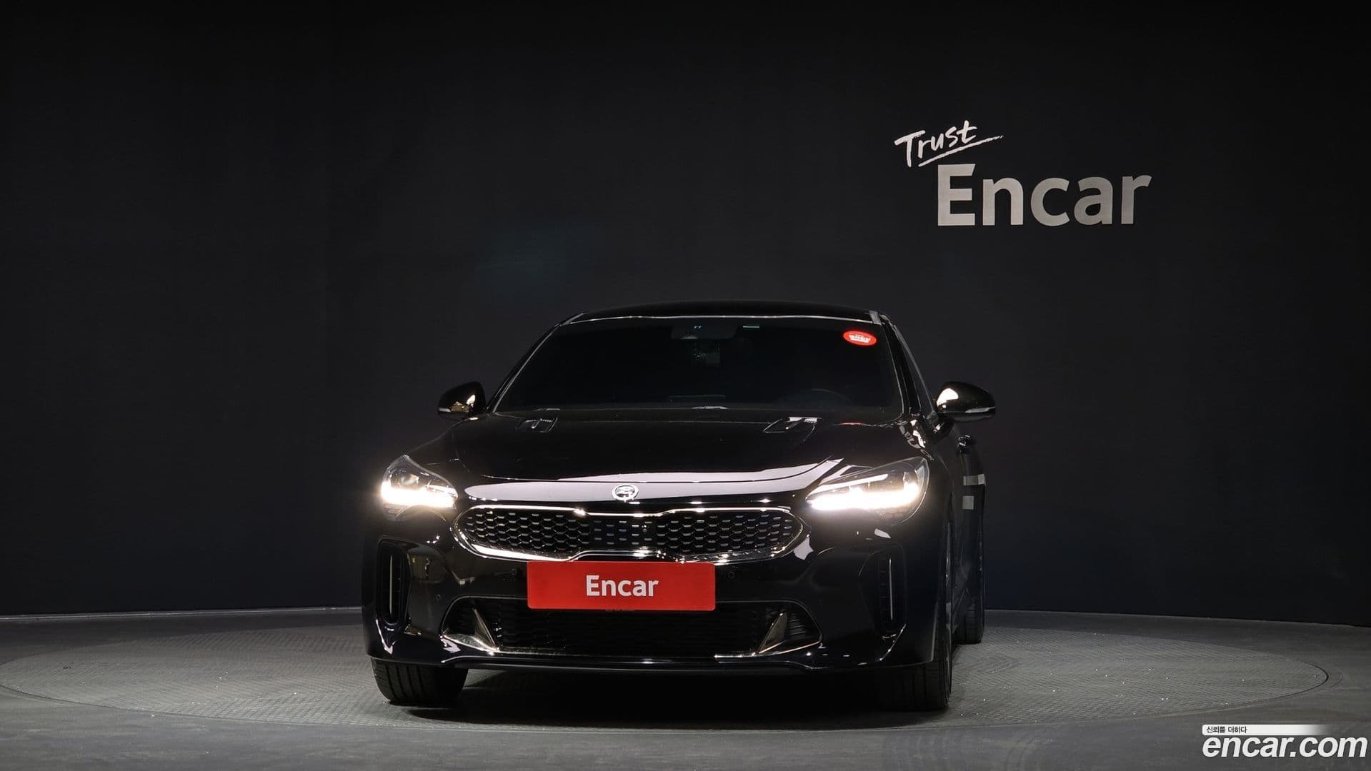 Main__Slider__Photo:Stinger Kia 2019.3-2
