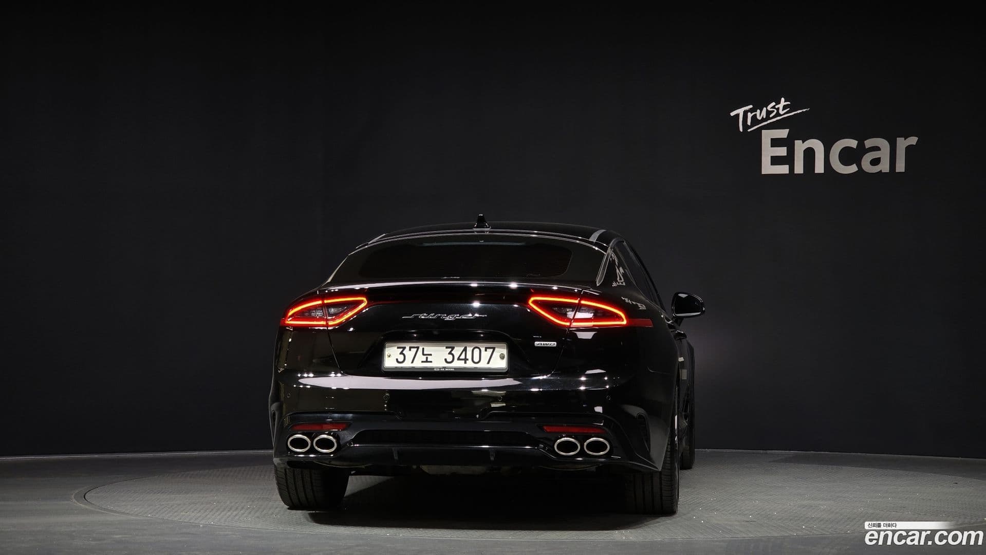 Main__Slider__Photo:Stinger Kia 2019.3-3
