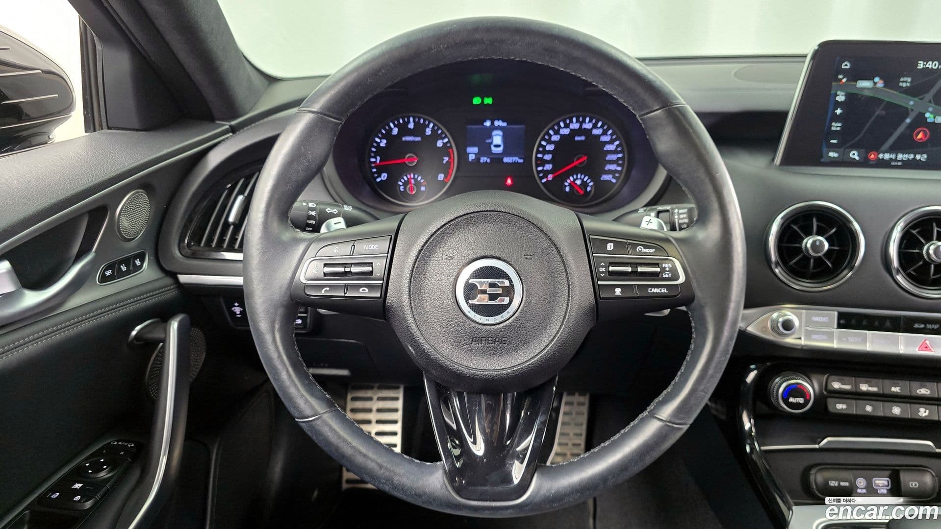 Main__Slider__Photo:Stinger Kia 2019.3-12