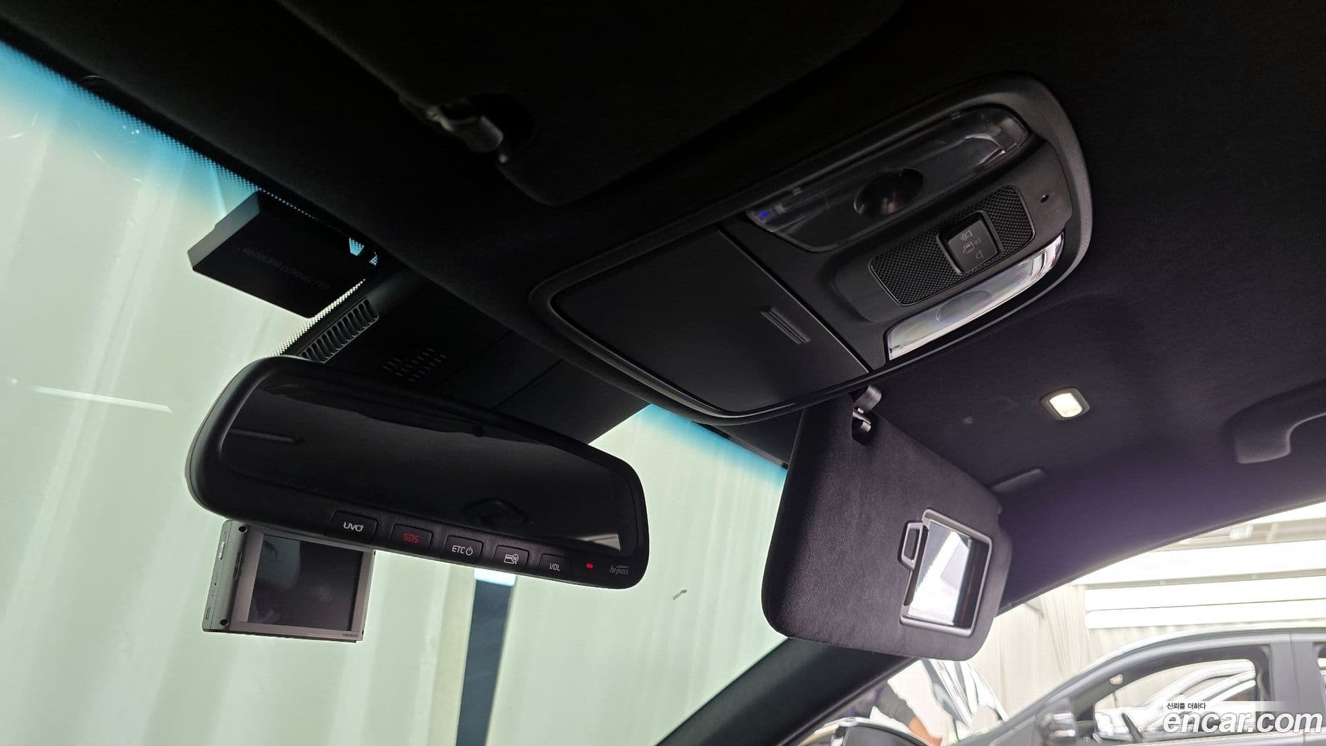 Main__Slider__Photo:Stinger Kia 2019.3-16