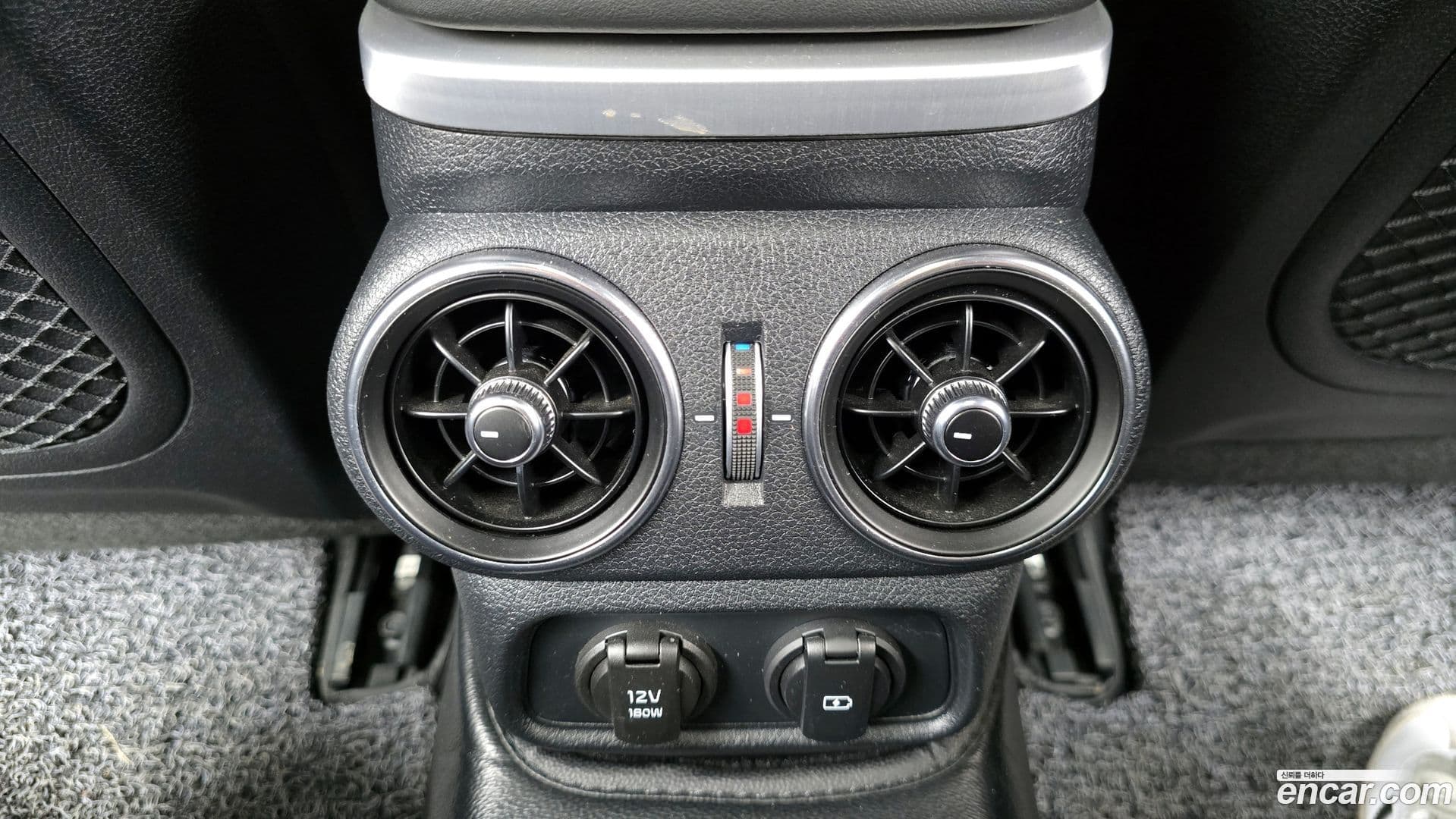 Main__Slider__Photo:Stinger Kia 2019.3-17