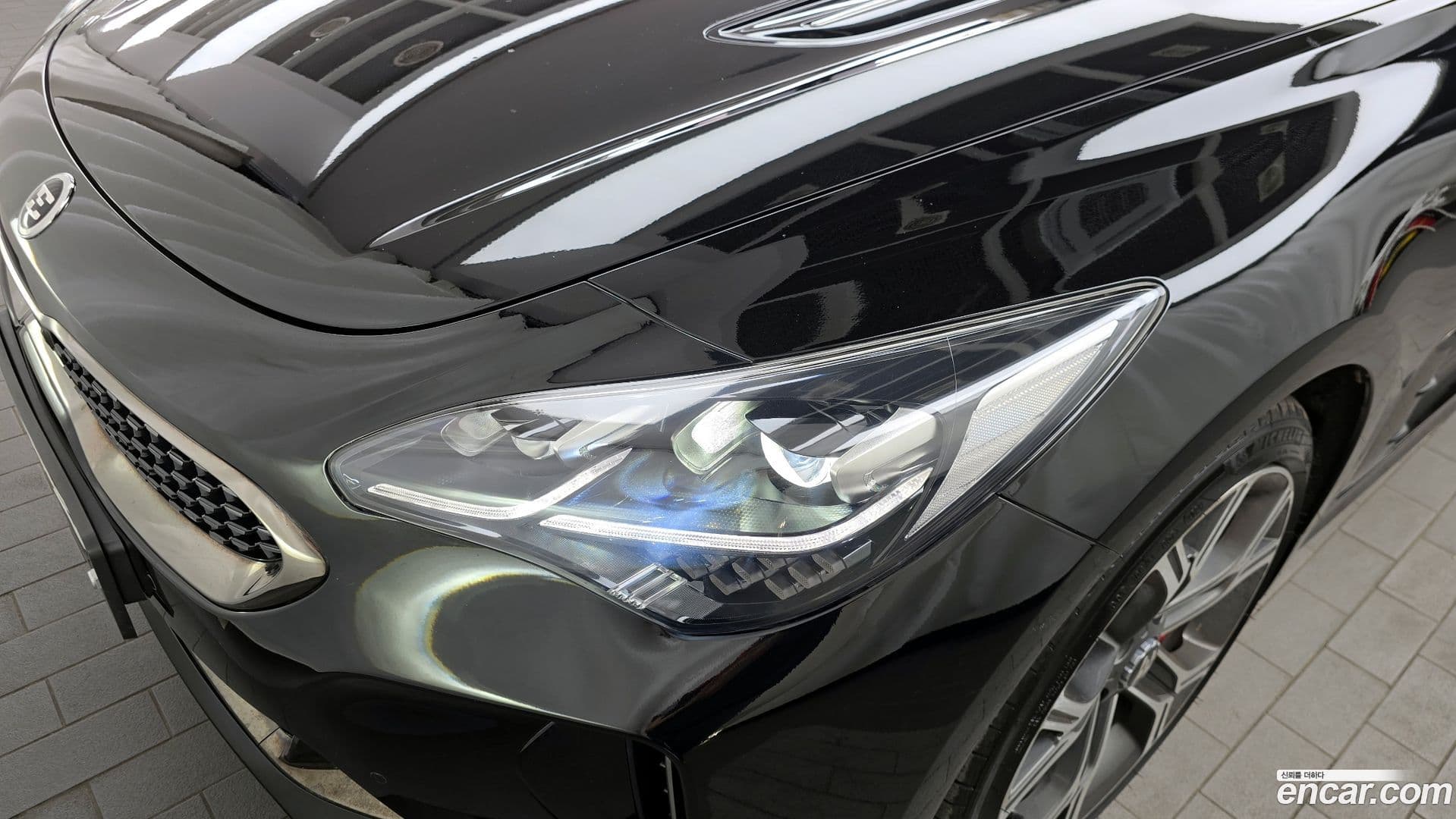 Main__Slider__Photo:Stinger Kia 2019.3-21