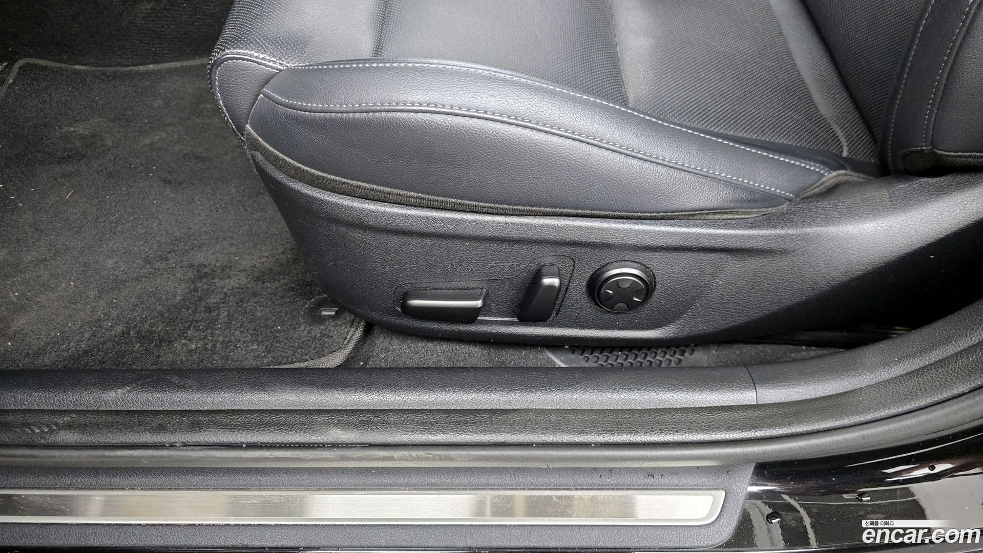 Main__Slider__Photo:Stinger Kia 2019.3-25