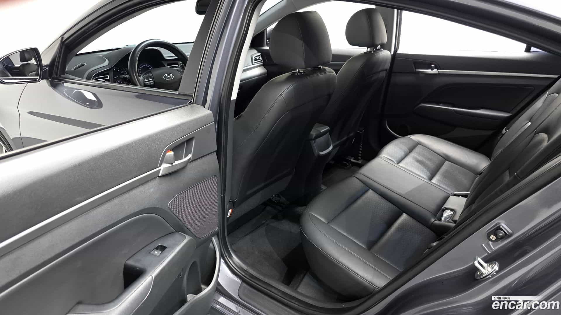 AVANTE Hyundai 2019.3-OPTION-015
