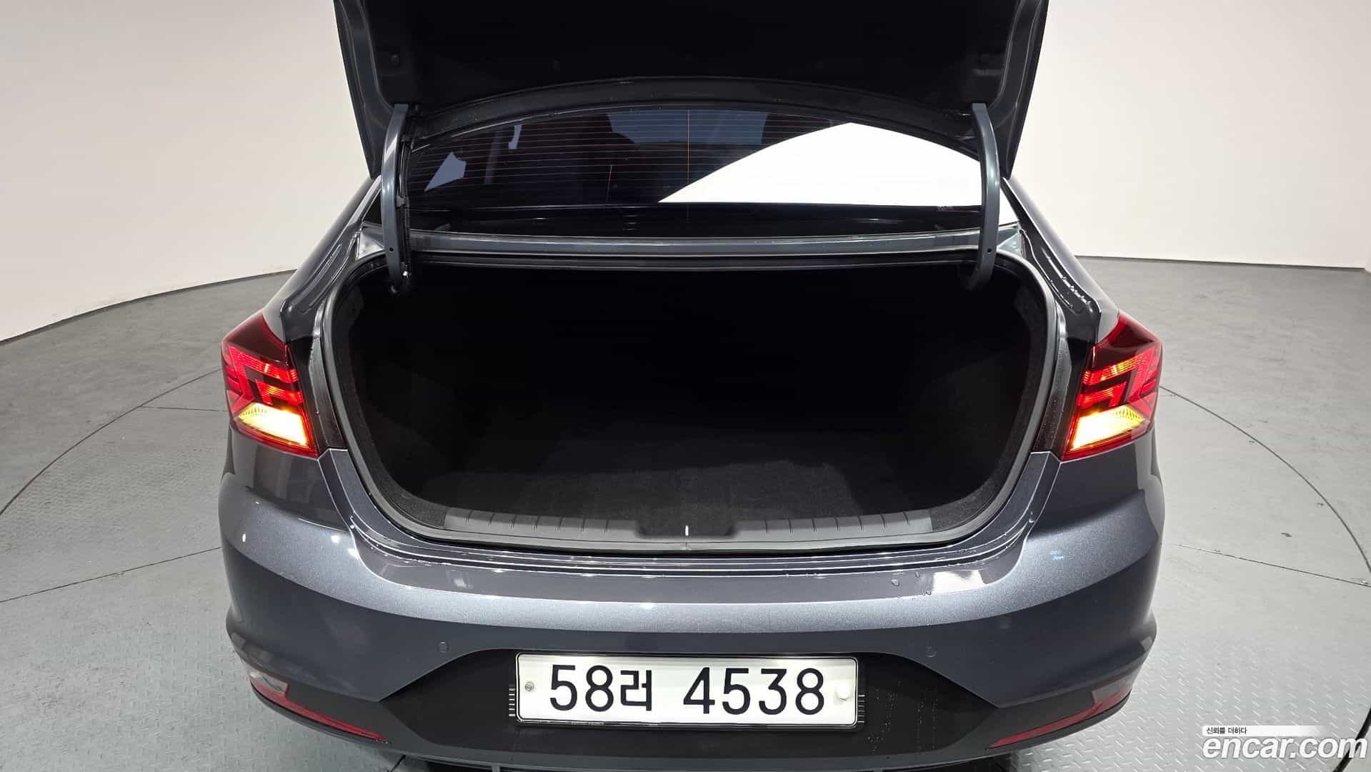 AVANTE Hyundai 2019.3-OPTION-024