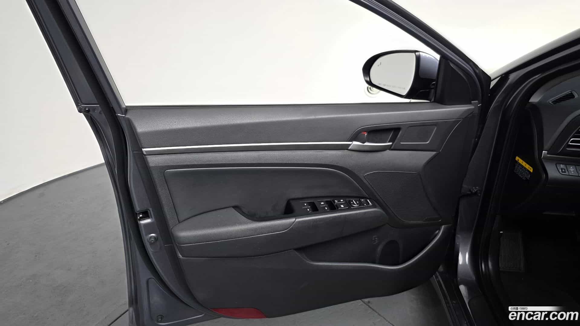 AVANTE Hyundai 2019.3-INNER-034
