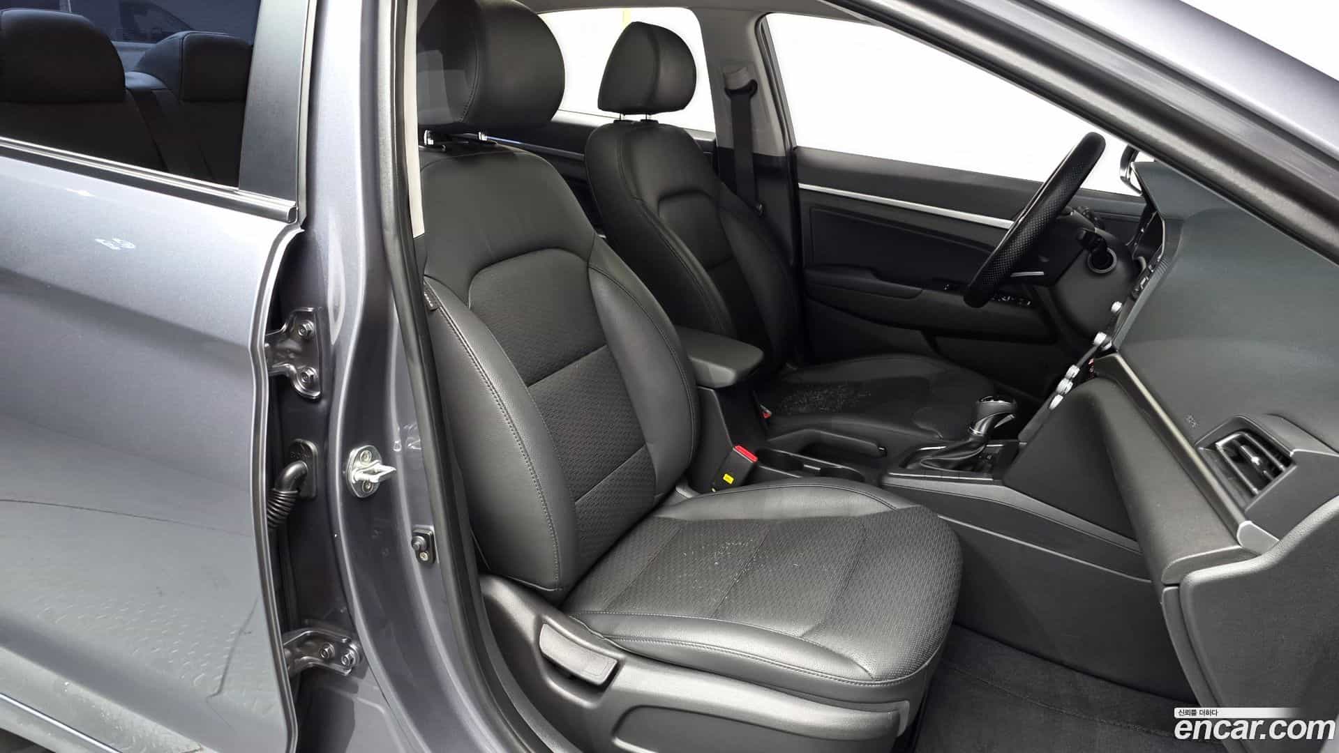 AVANTE Hyundai 2019.3-INNER-036