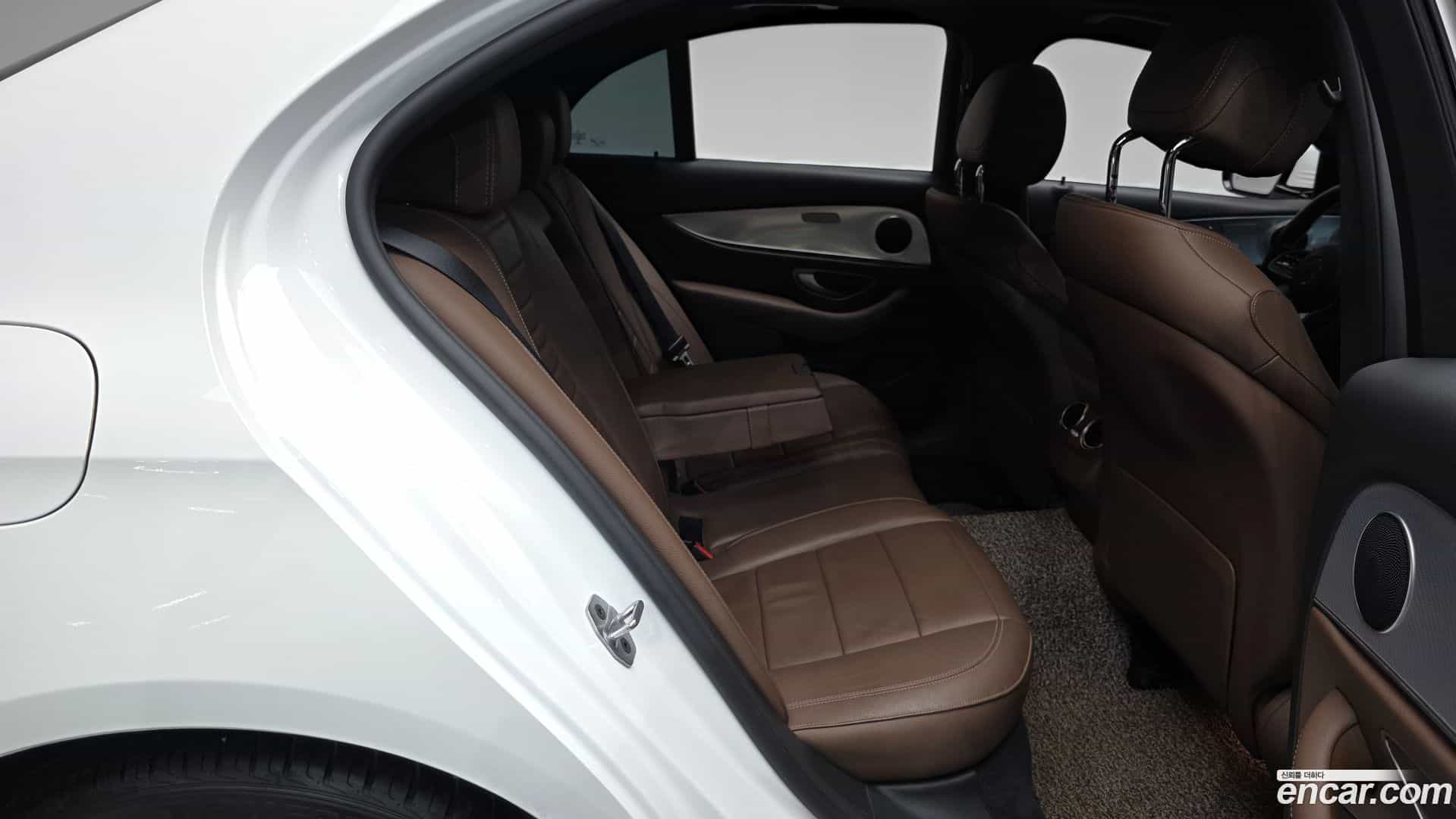 E-Class Mercedes-Benz 2020.4-OPTION-015