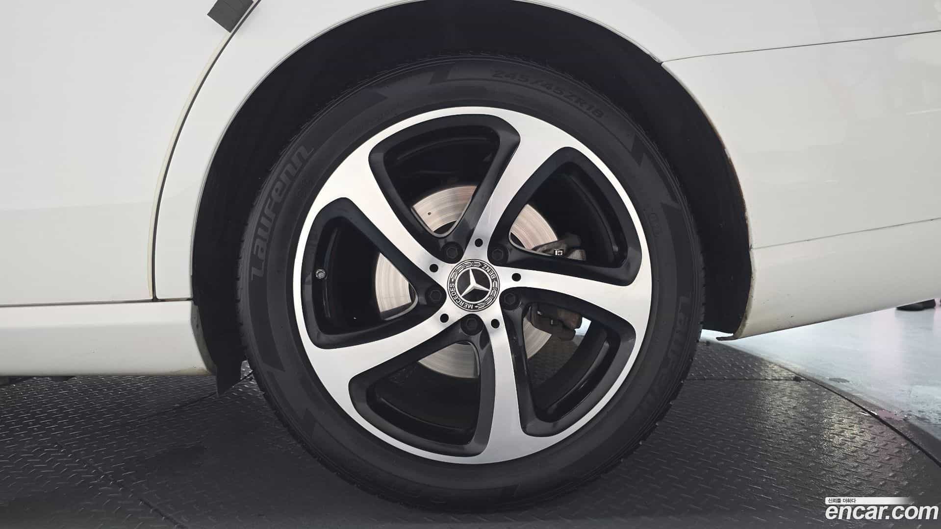 E-Class Mercedes-Benz 2020.4-OUTER-031