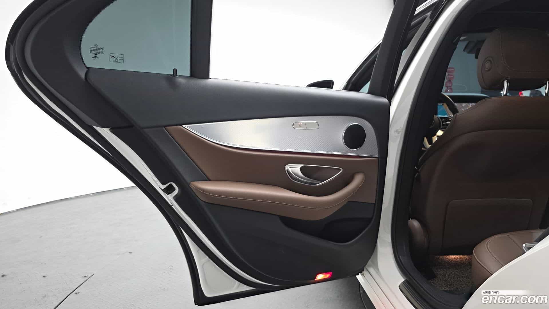 E-Class Mercedes-Benz 2020.4-INNER-035