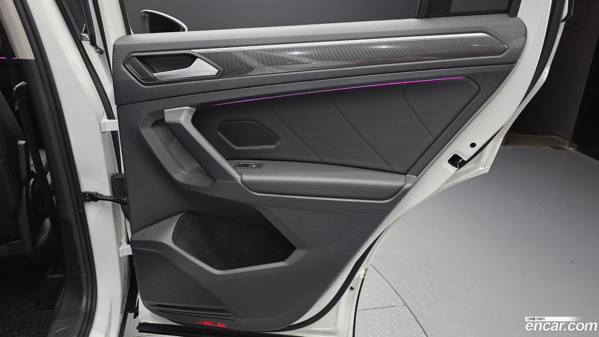 Main__Slider__Photo:Tiguan Volkswagen 2020.9-24
