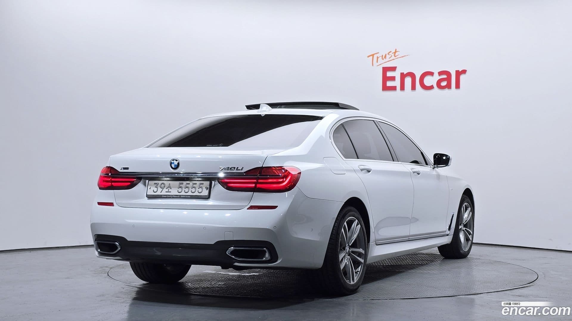Main__Slider__Photo:7-Series BMW 2018.0-1