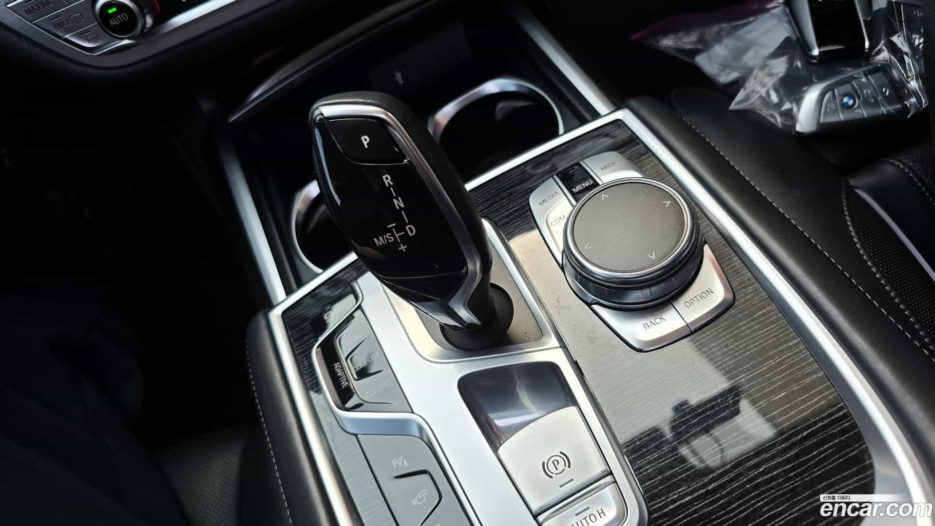7-Series BMW 2018.0-INNER-009