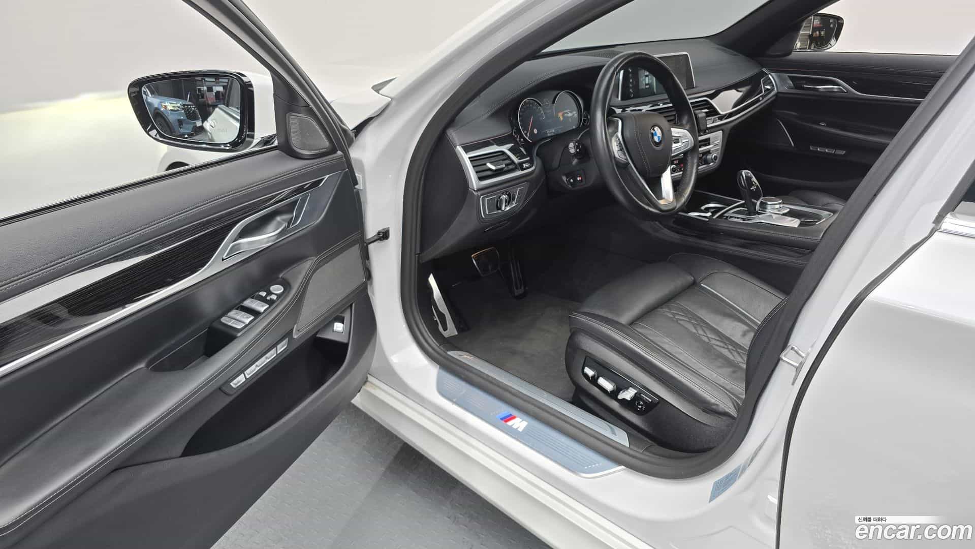 7-Series BMW 2018.0-INNER-010