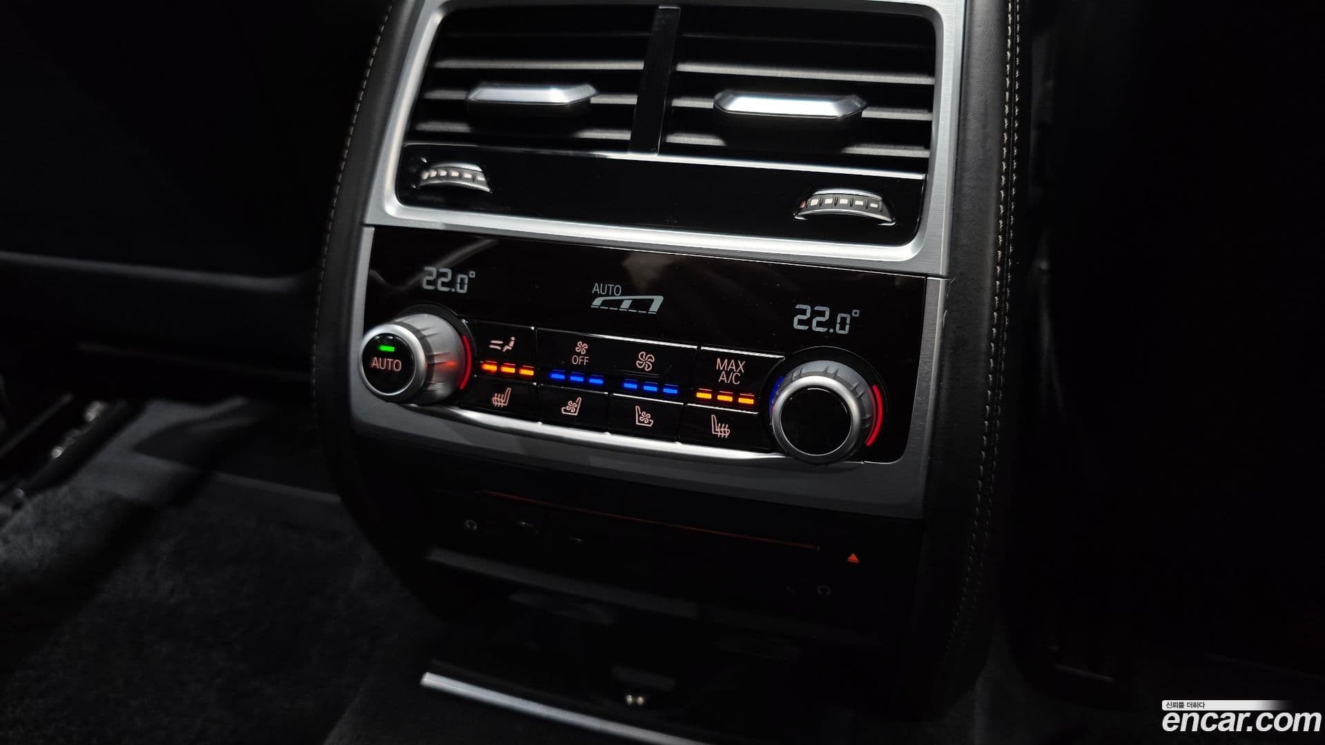 Main__Slider__Photo:7-Series BMW 2018.0-16