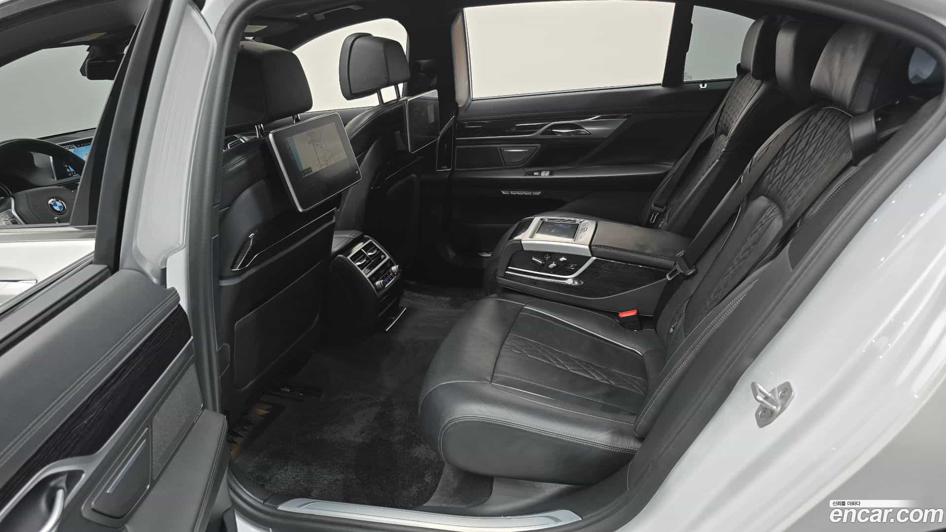 7-Series BMW 2018.0-INNER-036
