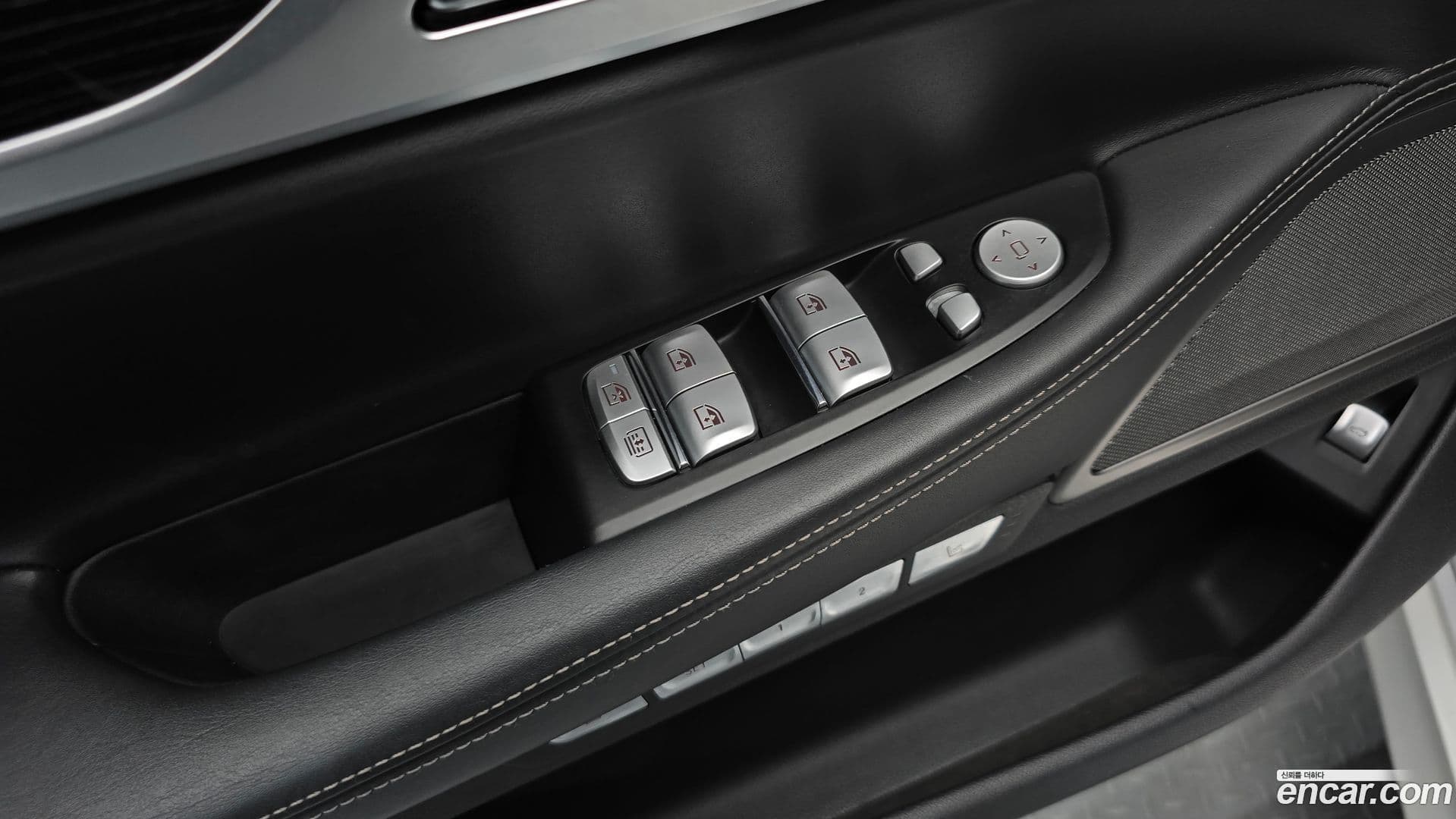 Main__Slider__Photo:7-Series BMW 2018.0-35