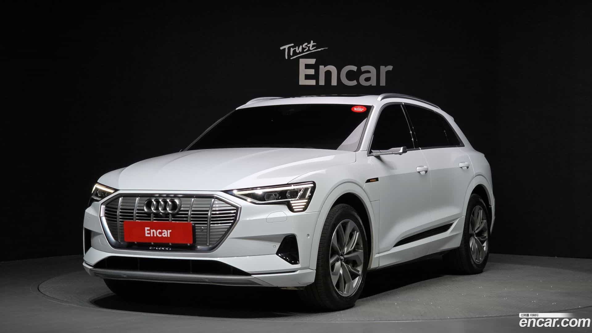 e-tron Audi 2020.7-OUTER-001