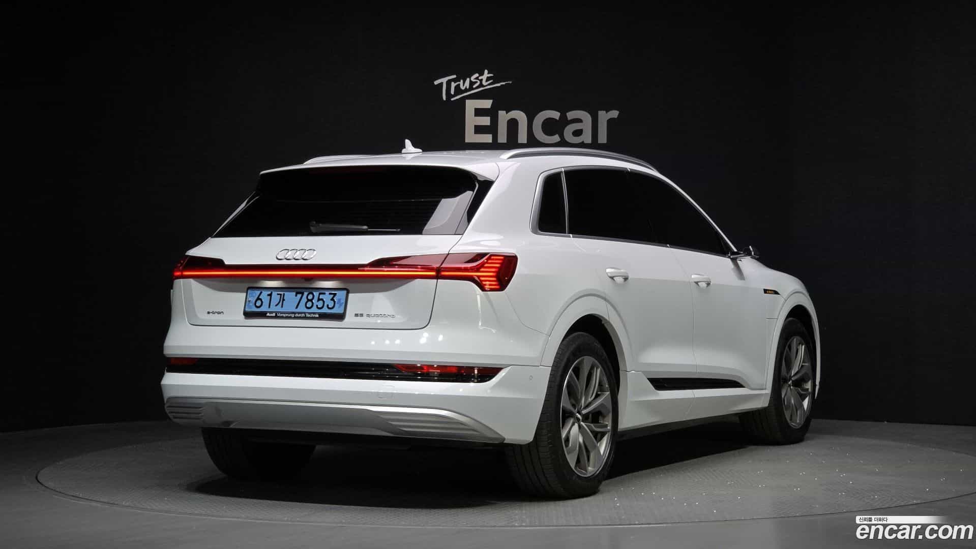 e-tron Audi 2020.7-OUTER-002