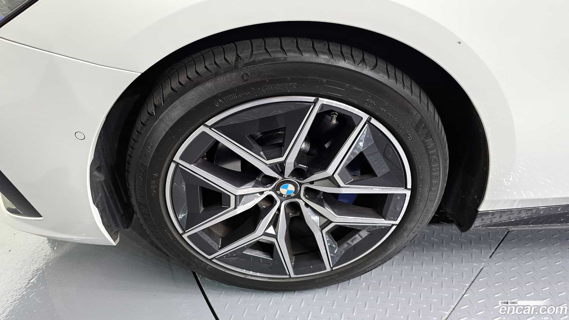 5-Series BMW 2023.9-OUTER-005