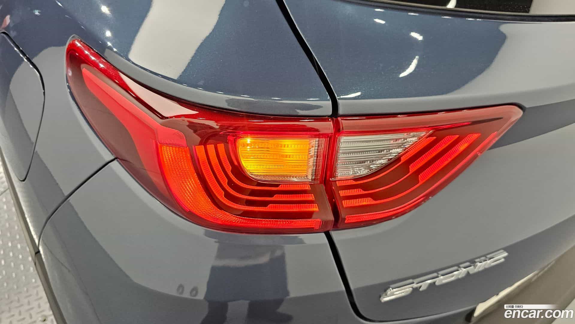 Stonic Kia 2018.9-OUTER-033