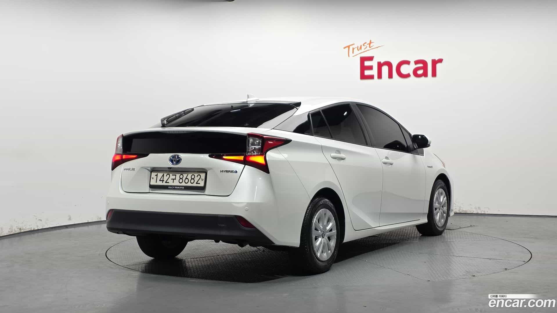 Prius Toyota 2021.6-OUTER-002