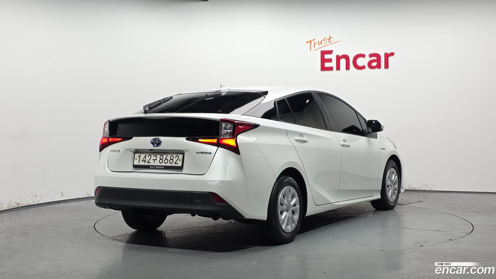 Main__Slider__Photo:Prius Toyota 2021.6-1