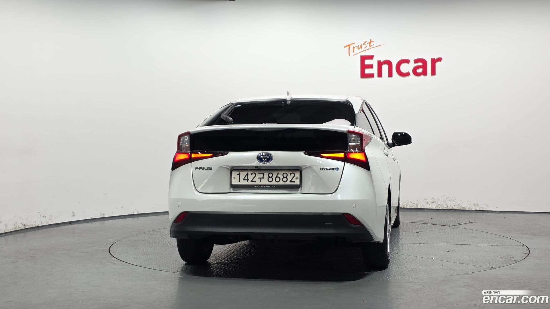 Main__Slider__Photo:Prius Toyota 2021.6-3