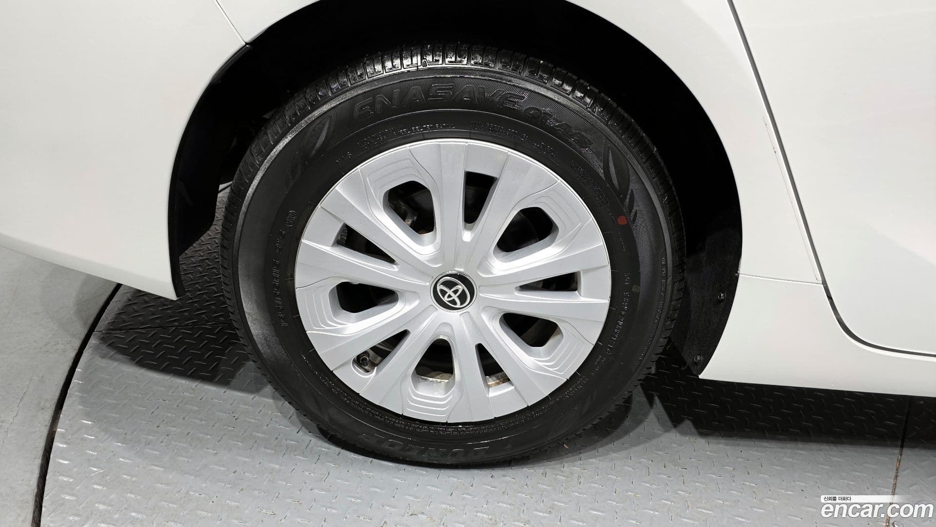 Main__Slider__Photo:Prius Toyota 2021.6-4