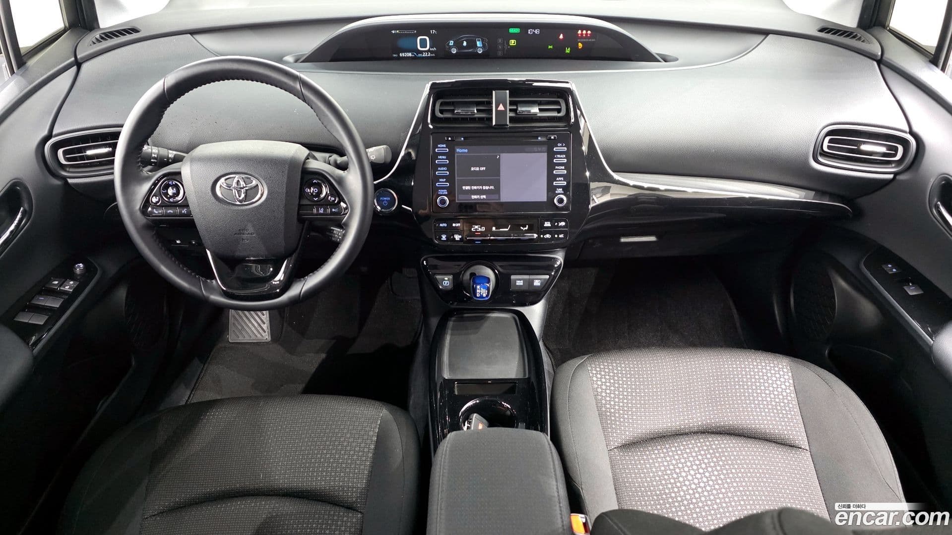 Main__Slider__Photo:Prius Toyota 2021.6-6
