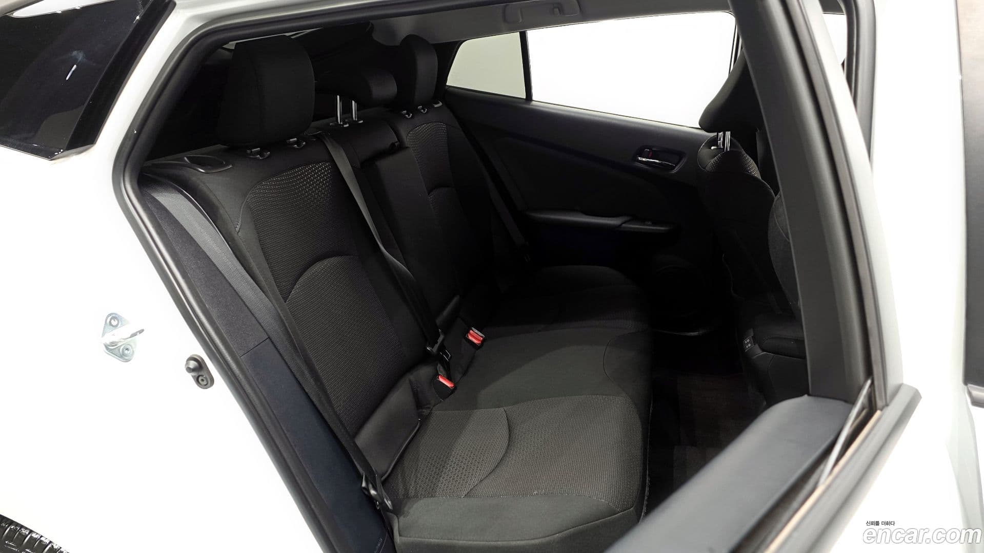 Main__Slider__Photo:Prius Toyota 2021.6-10