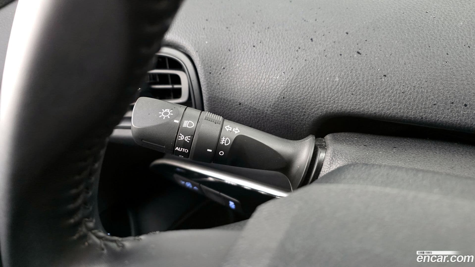 Main__Slider__Photo:Prius Toyota 2021.6-15