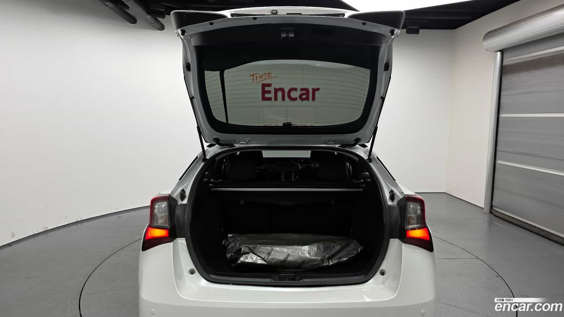 Prius Toyota 2021.6-OPTION-024