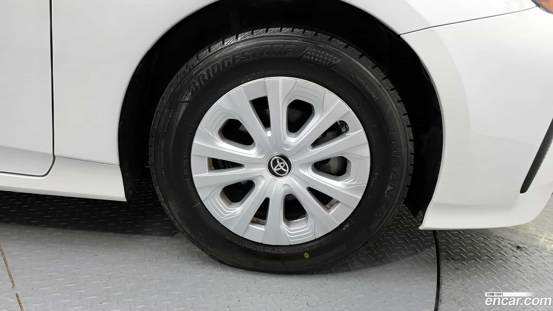 Prius Toyota 2021.6-OUTER-031