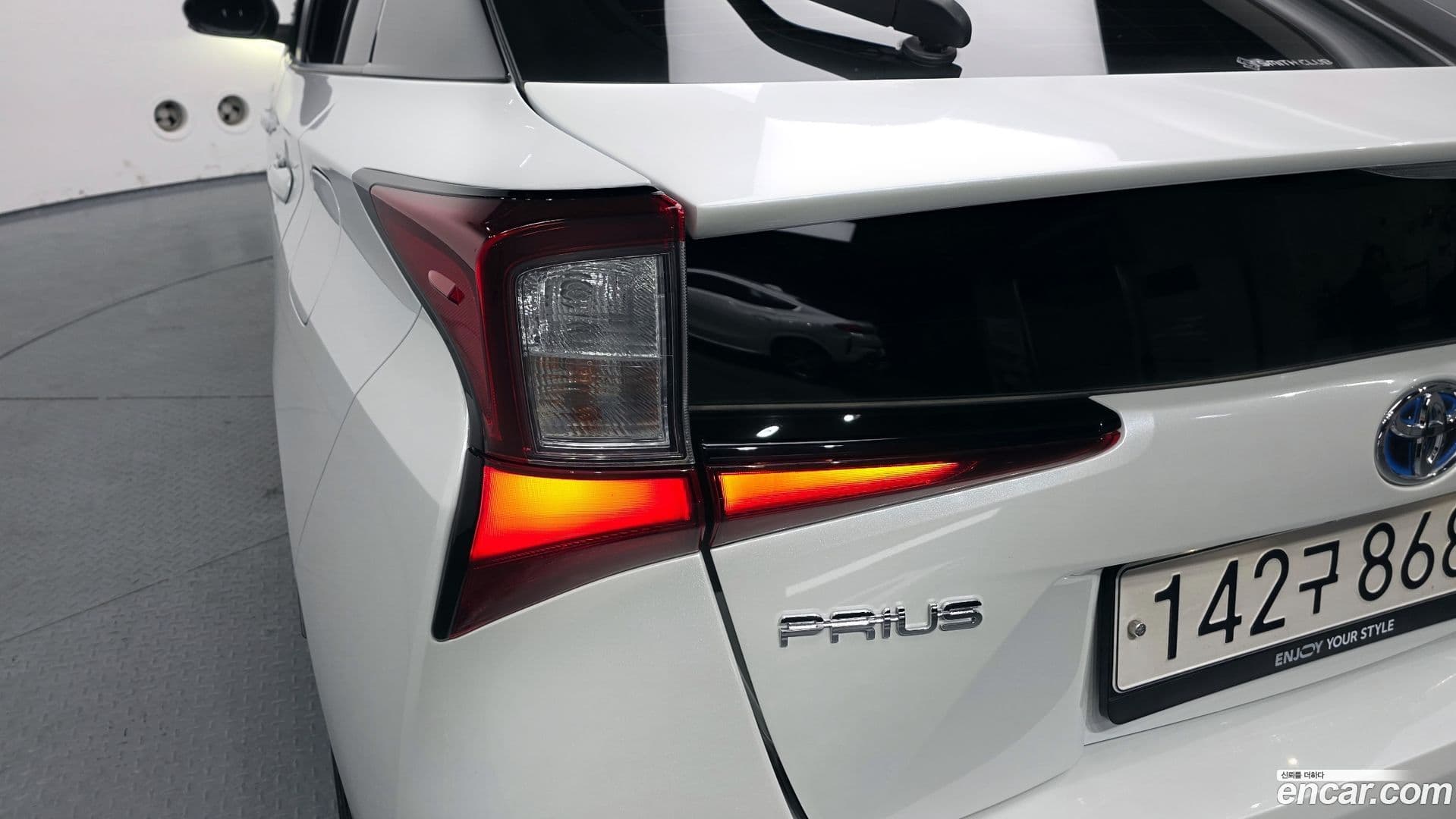 Main__Slider__Photo:Prius Toyota 2021.6-22