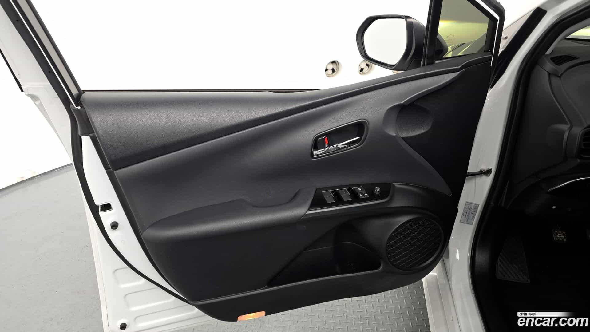 Prius Toyota 2021.6-INNER-034