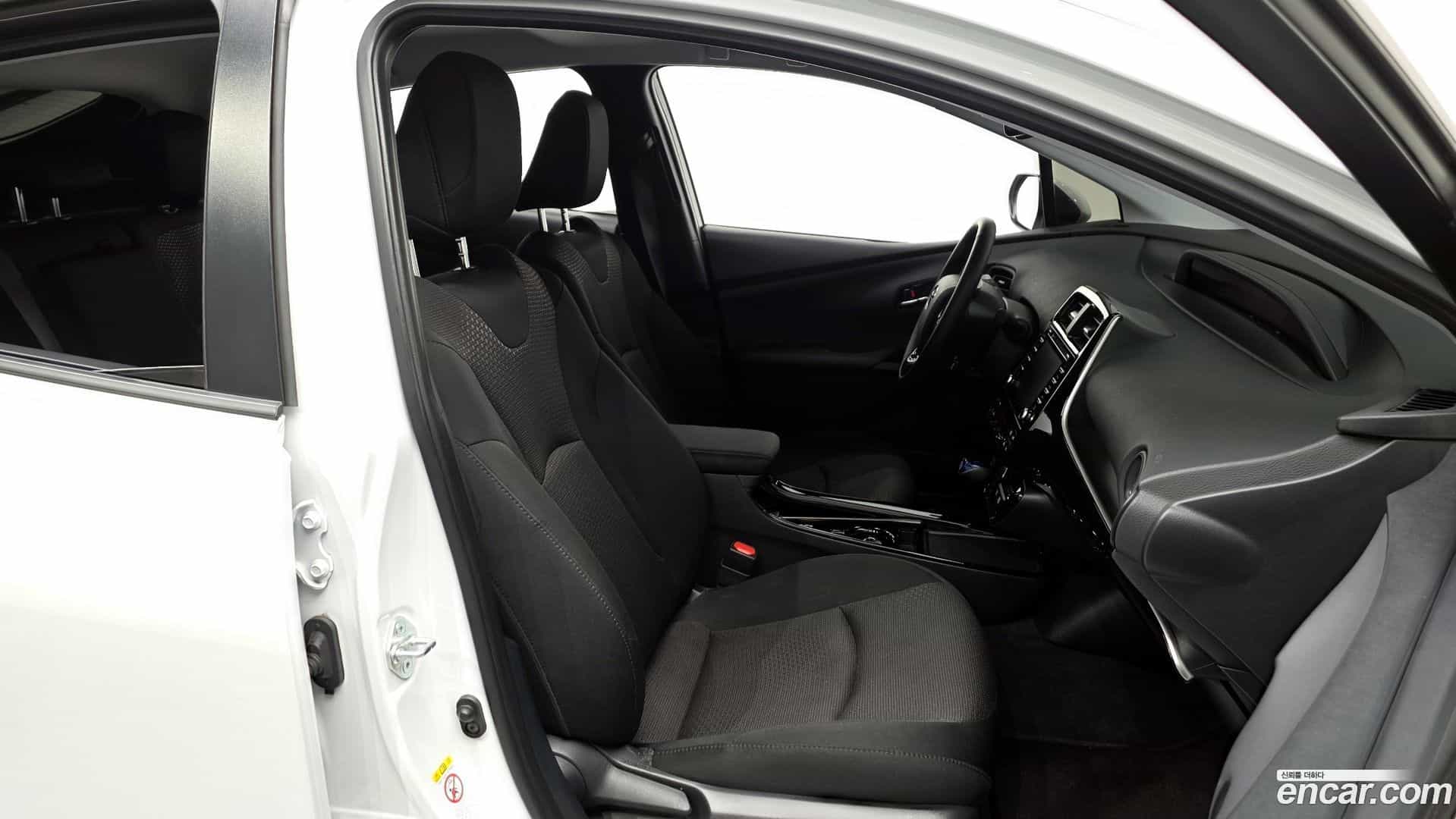 Prius Toyota 2021.6-INNER-036