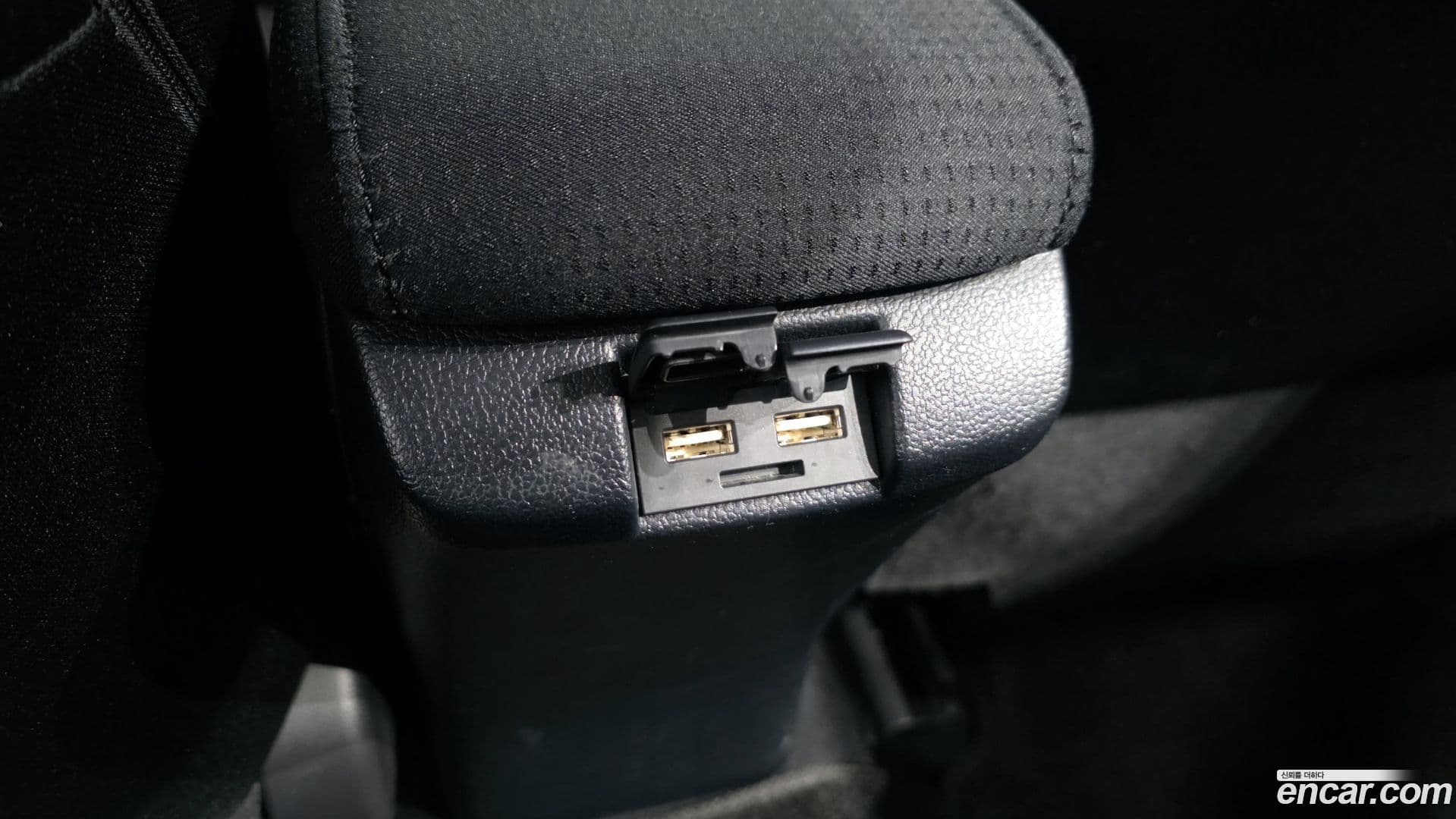 Main__Slider__Photo:Prius Toyota 2021.6-29